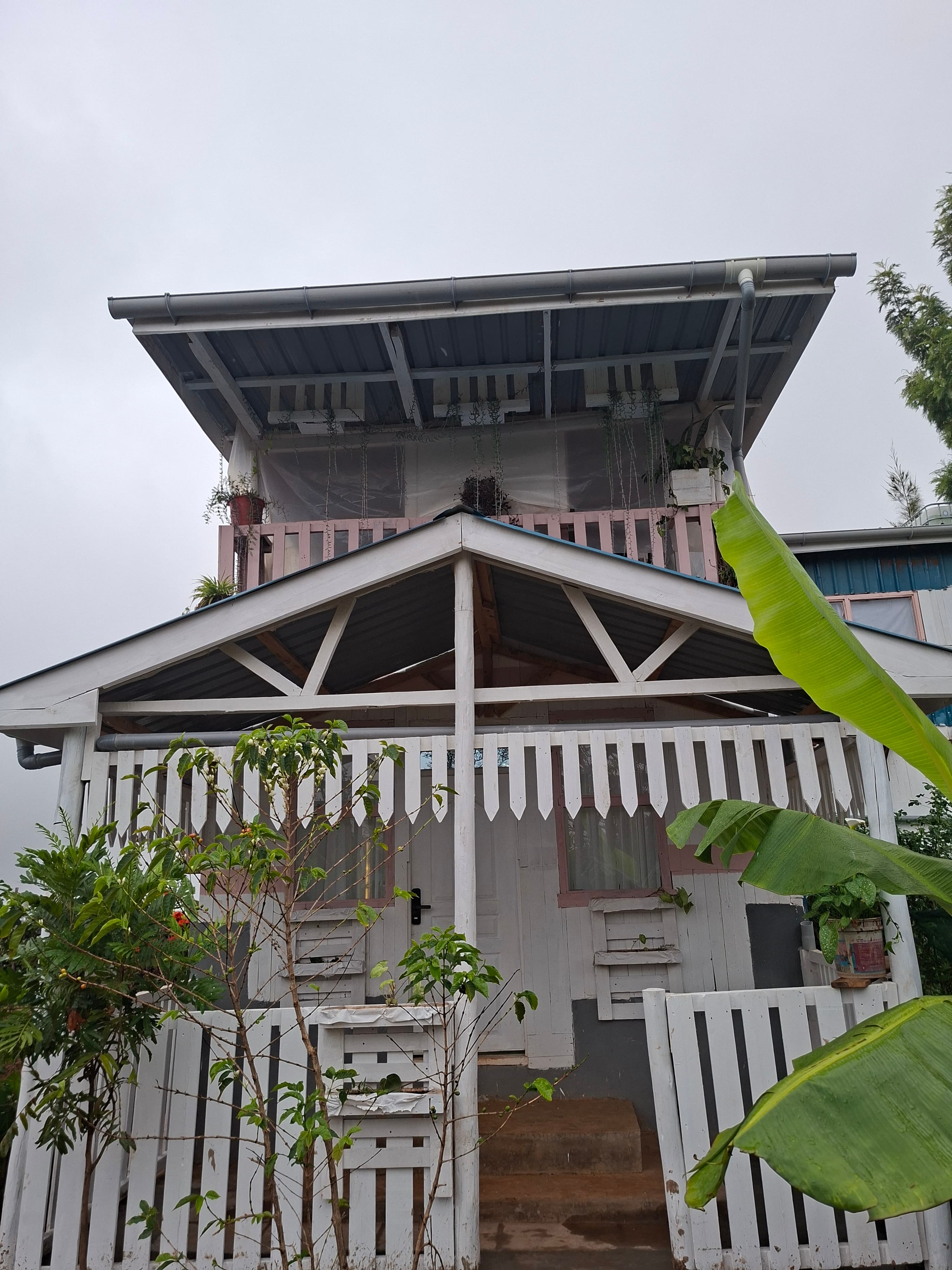 3-Bedroom Wooden House – Cozy 3-Bedroom Wooden House with garden views and amenities
